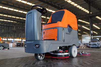 榮事達(dá)D140駕駛式擦地機(jī) 榮事達(dá)D140駕駛式洗地機(jī).jpg