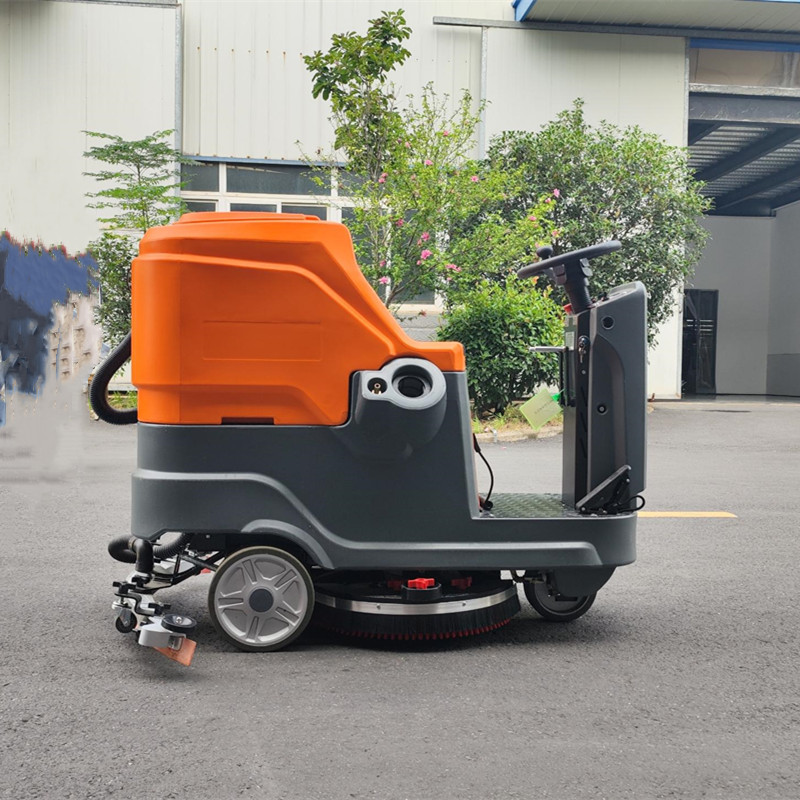 避開四大誤區,選擇合適的駕駛式洗地機 避開四大誤區,選擇合適的駕駛式洗地機.jpg